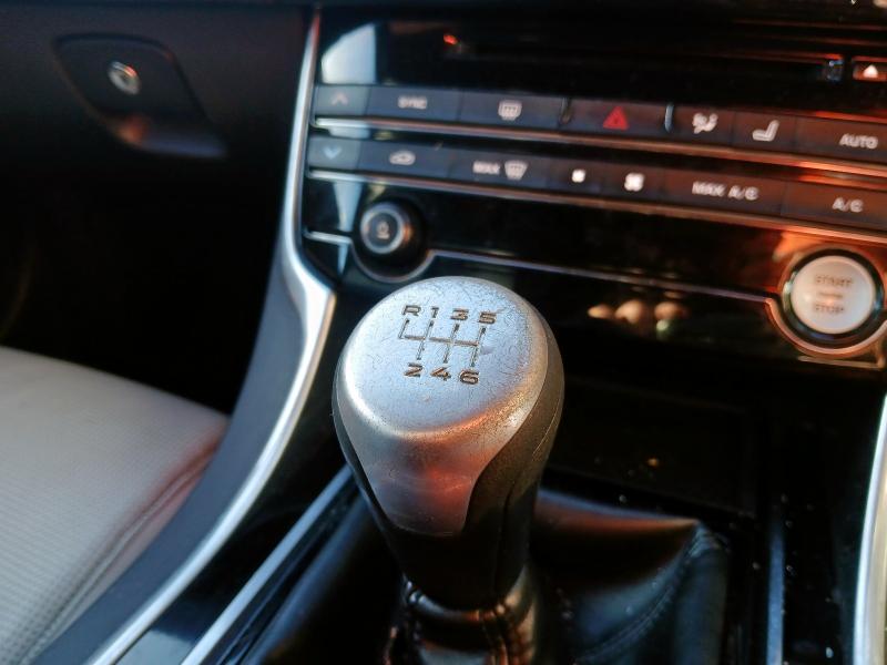 2017 JAGUAR XE 2.0D [180] R-SPORT 4DR