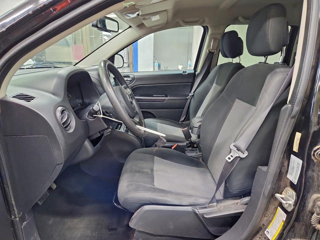 2016 Jeep Compass Sport VIN: 1C4NJDBB0GD663354 Lot: 95906595