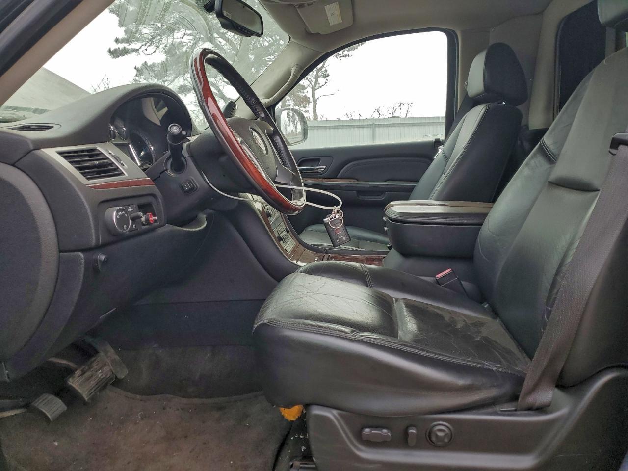 2009 Cadillac Escalade Esv VIN: 1GYFK16249R182470 Lot: 94941835