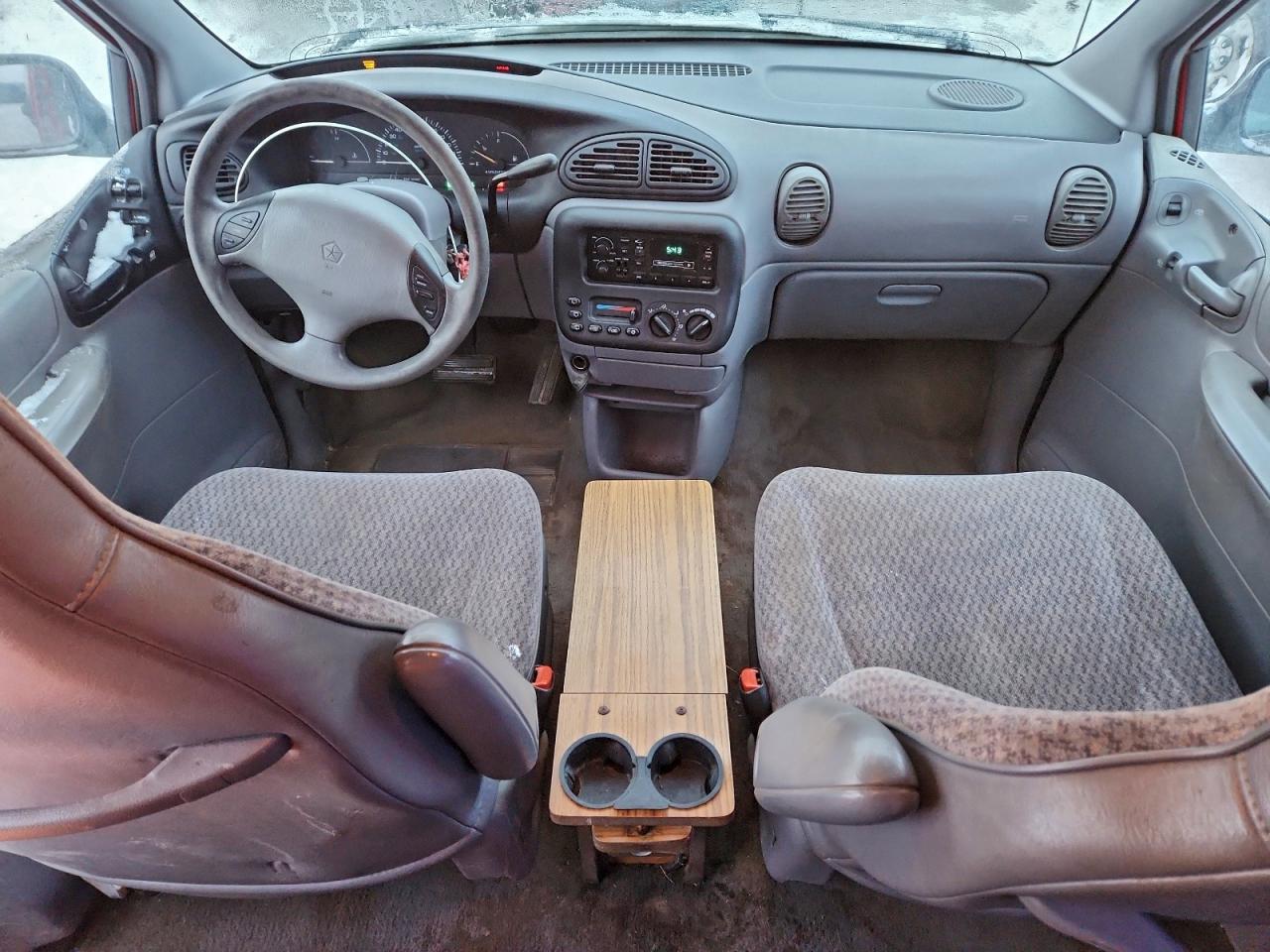 1999 Dodge Grand Caravan VIN: 2B4GP2432XR115061 Lot: 95209065