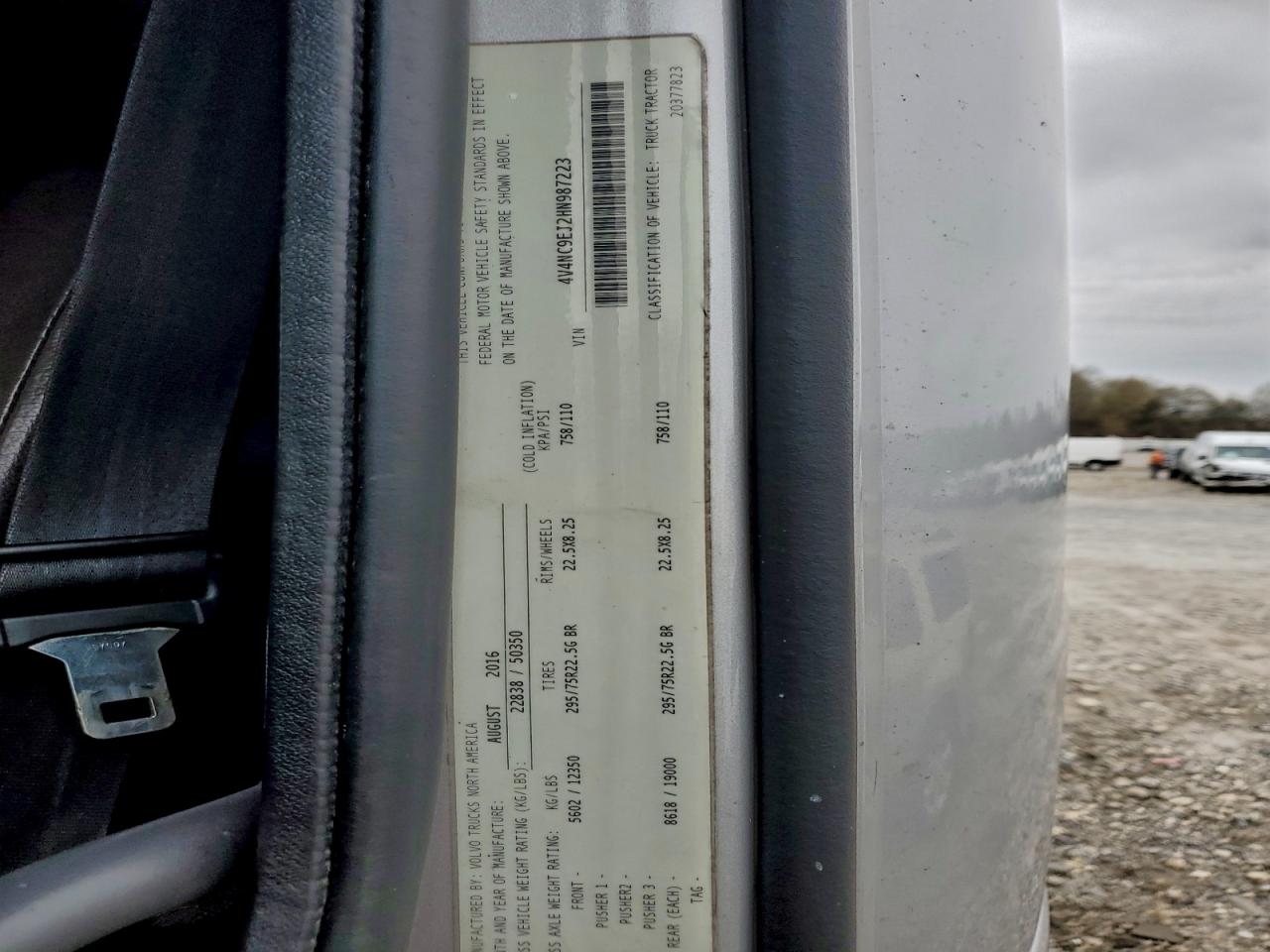 2017 Volvo Vn Vnl VIN: 4V4NC9EJ2HN987223 Lot: 95143515