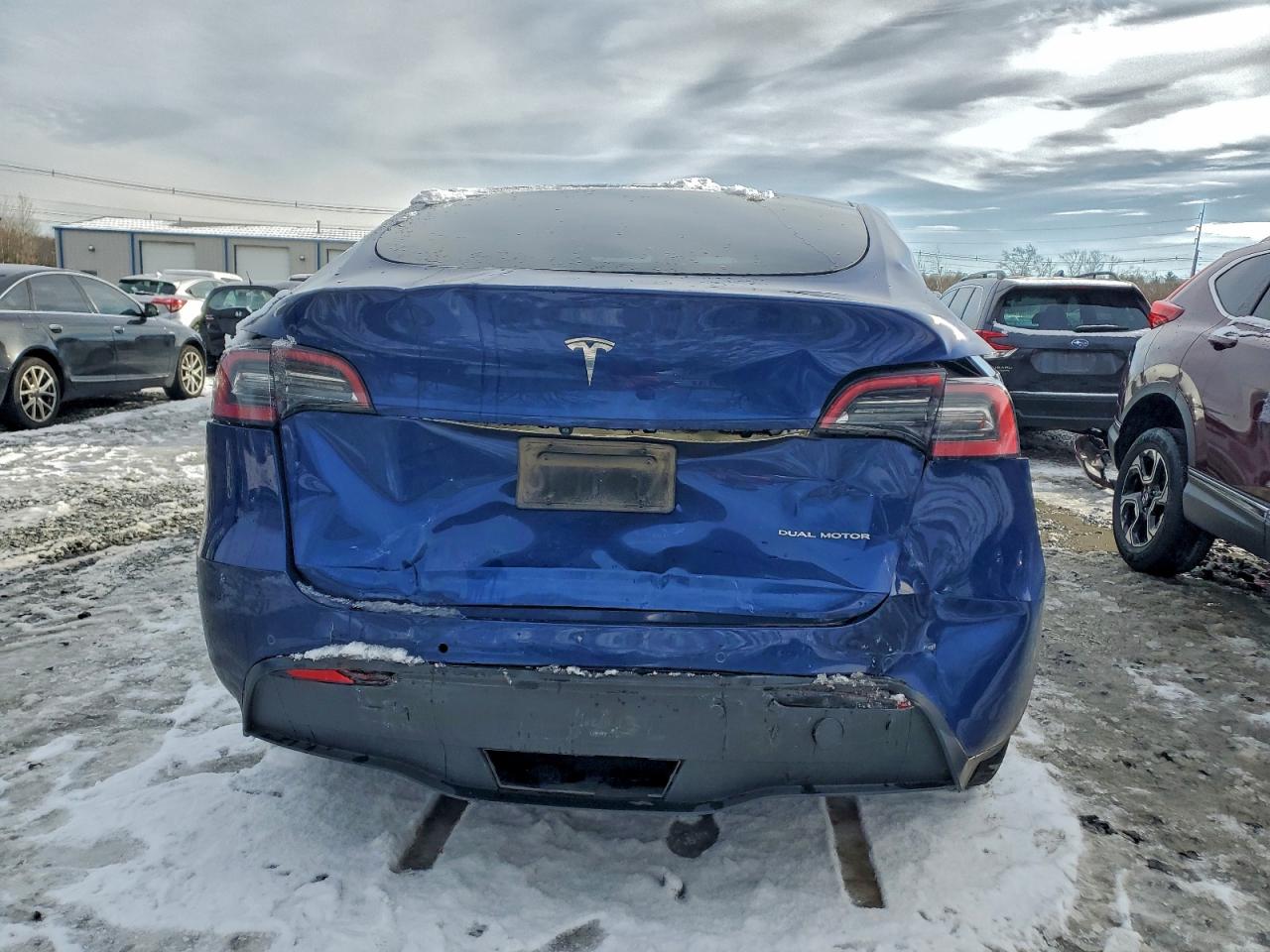 2022 Tesla Model Y VIN: 7SAYGDEE0NA014743 Lot: 95215875