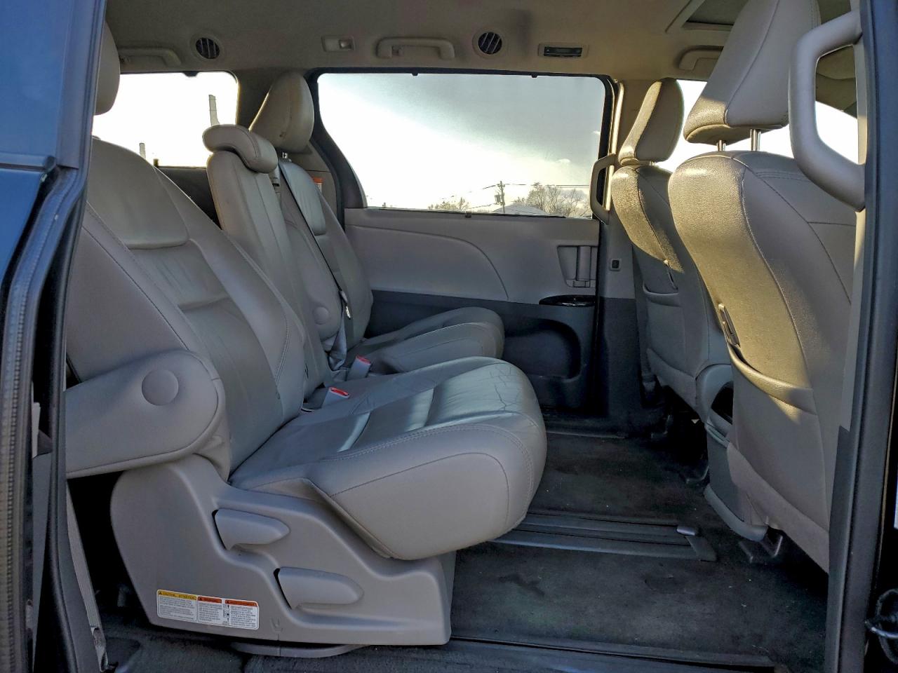 2016 Toyota Sienna Xle VIN: 5TDYK3DC2GS715209 Lot: 95060385