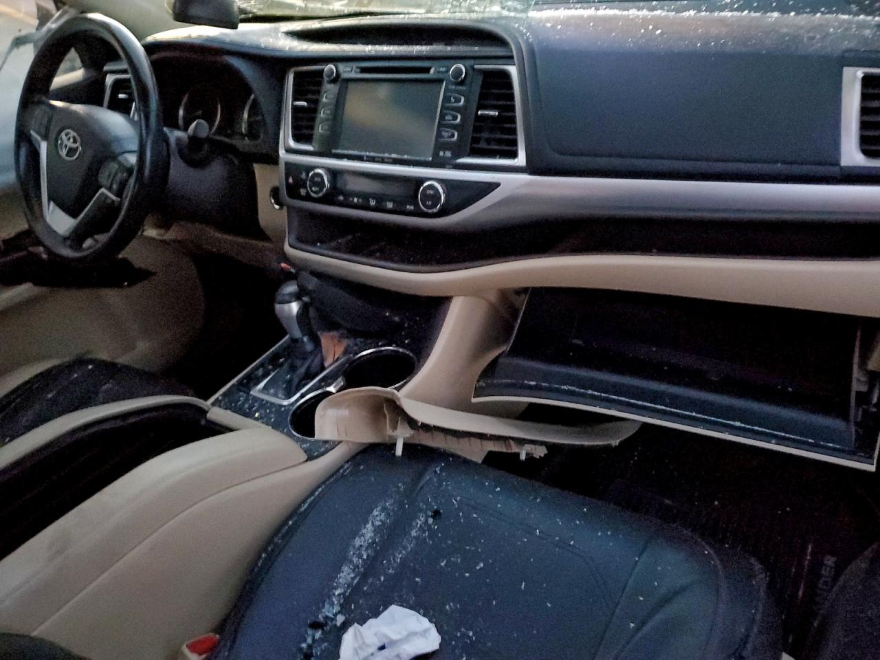 2018 Toyota Highlander Se VIN: 5TDJZRFHXJS875046 Lot: 95976875