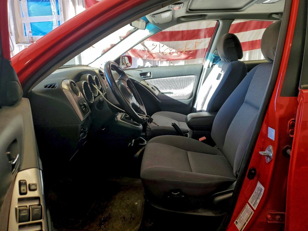 2004 Toyota Corolla Matrix Xr VIN: 2T1KR32E64C295268 Lot: 96166245