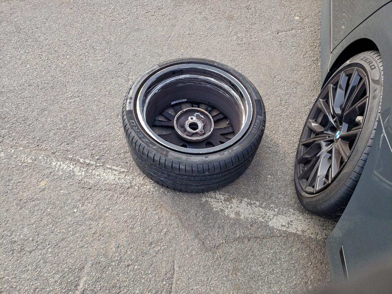 Фото: WBA7U2C03NCH46779