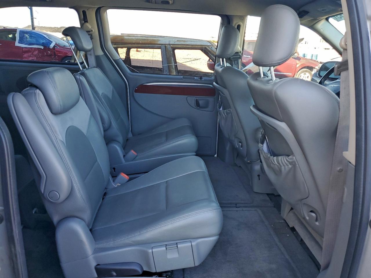 2006 Chrysler Town & Country Limited VIN: 2A8GP64L96R739490 Lot: 96232395