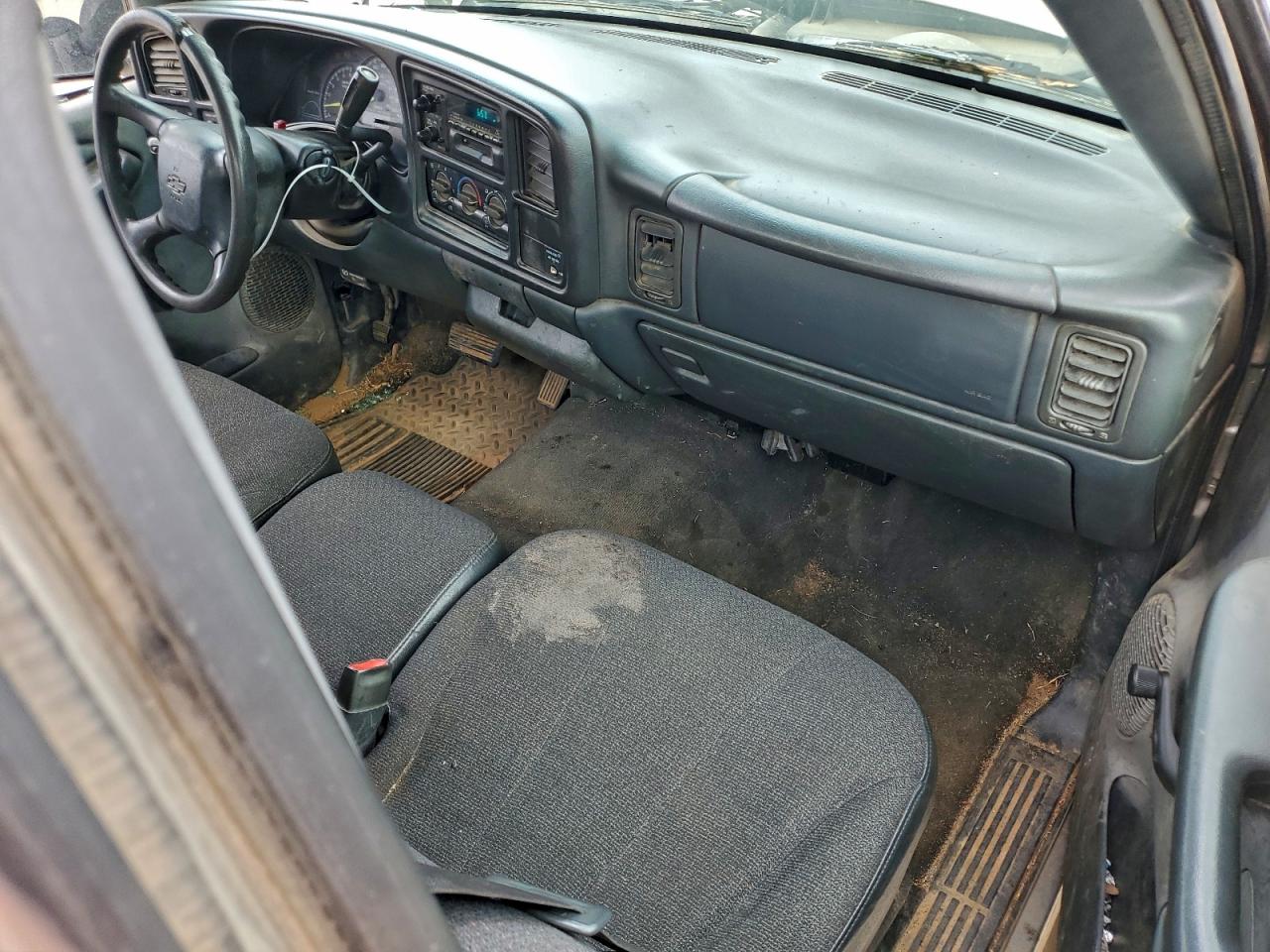 1999 Chevrolet Silverado C1500 VIN: 1GCEC14W4XZ189775 Lot: 94774495