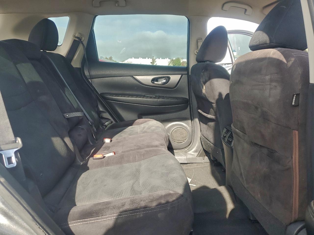 2015 Nissan Rogue S VIN: KNMAT2MT6FP546832 Lot: 94743575