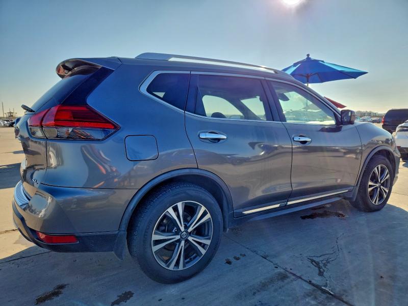  NISSAN ROGUE 2017 Серый