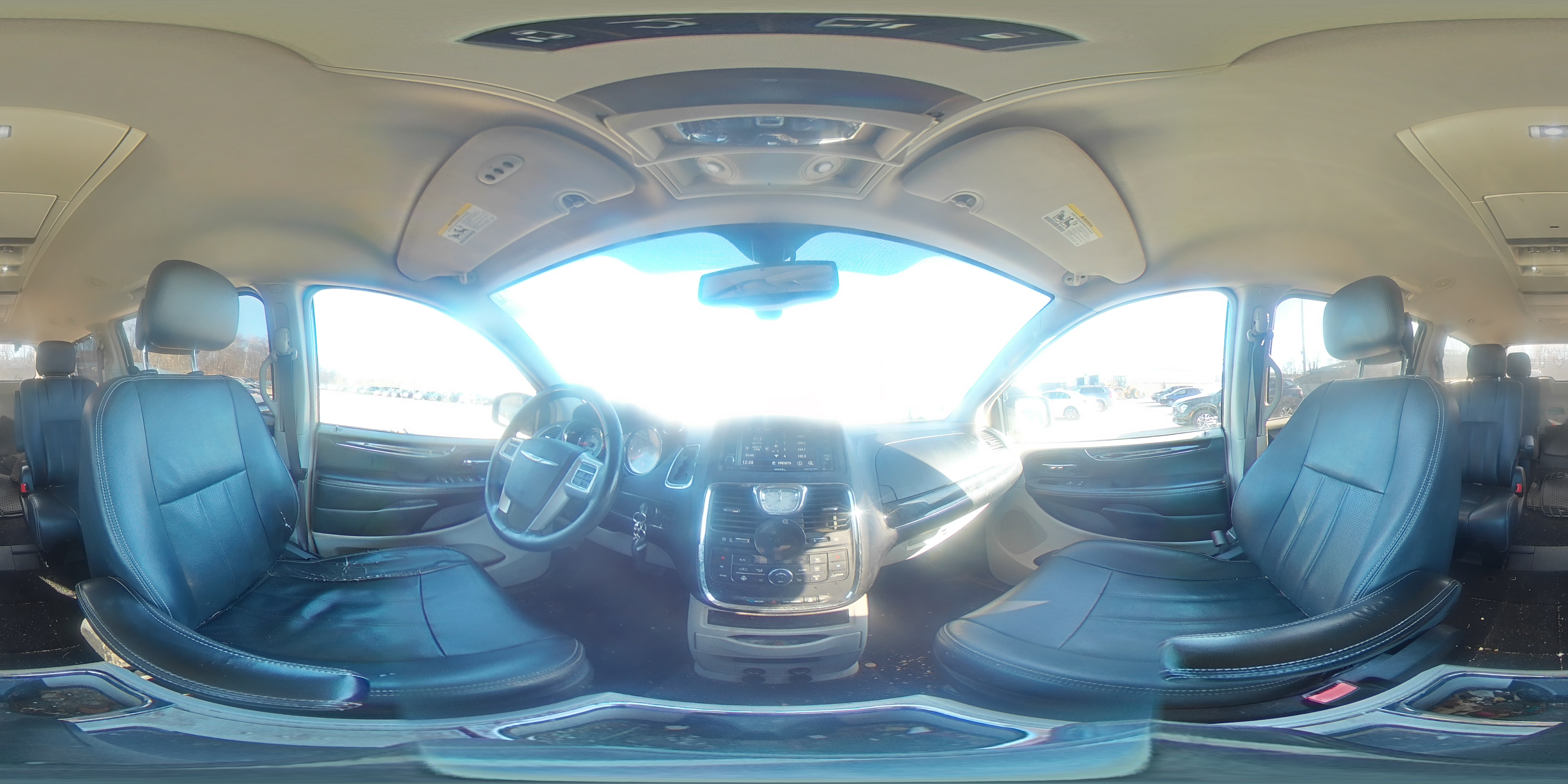 2015 Chrysler Town & Country Touring L VIN: 2C4RC1CG2FR646152 Lot: 94467095