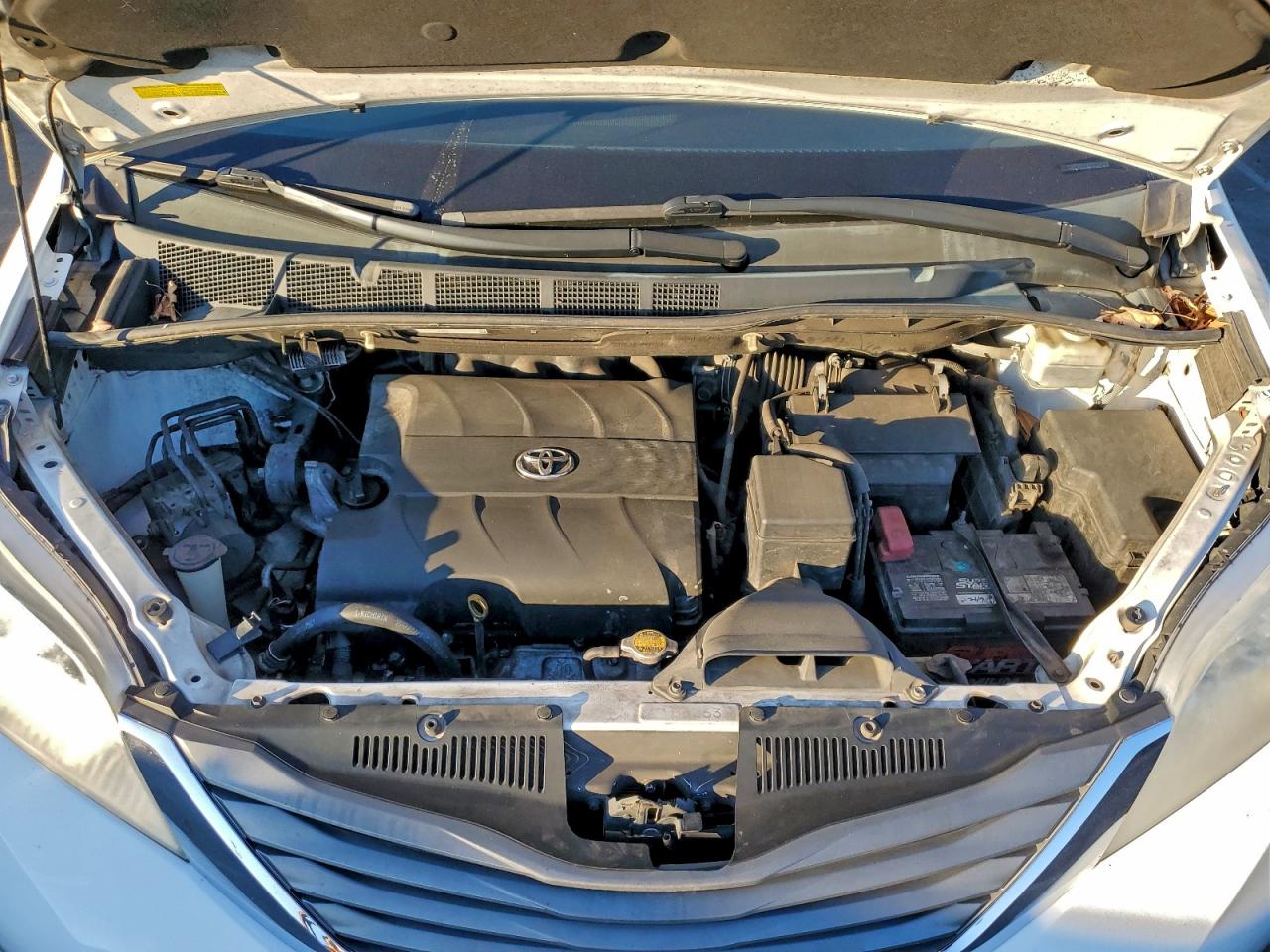 2011 Toyota Sienna Xle VIN: 5TDYK3DC6BS122669 Lot: 95801525