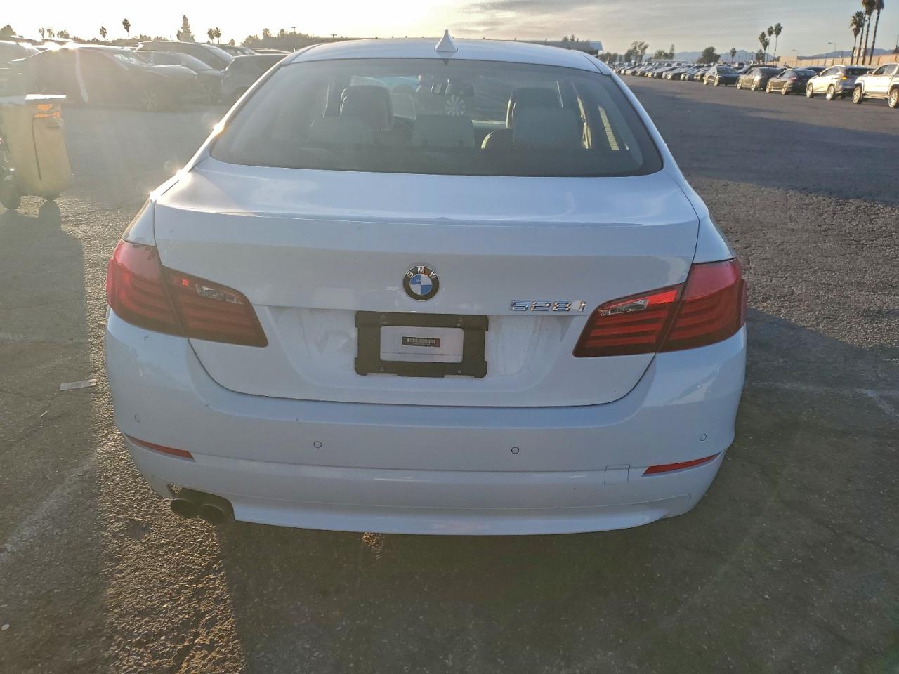 2011 BMW 528 I VIN: WBAFR1C51BDJ97993 Lot: 95005455