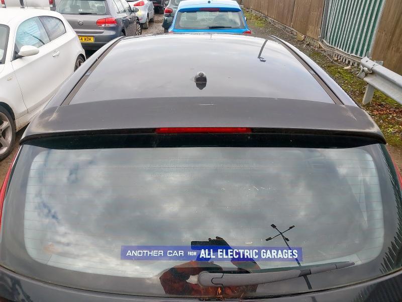 2008 HYUNDAI I30 1.6 CRDI PREMIUM 5DR