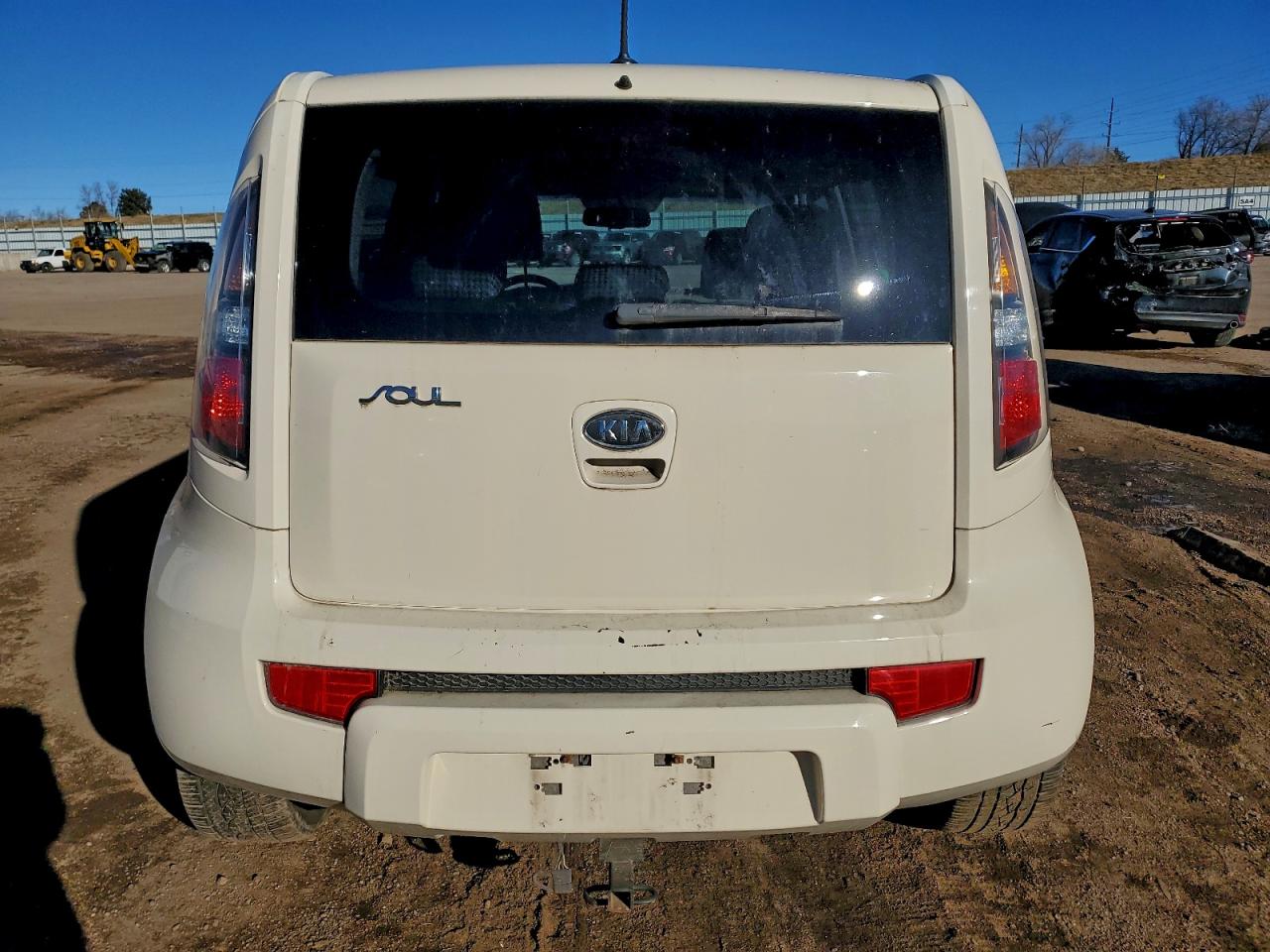 2011 Kia Soul + VIN: KNDJT2A23B7728980 Lot: 96140415