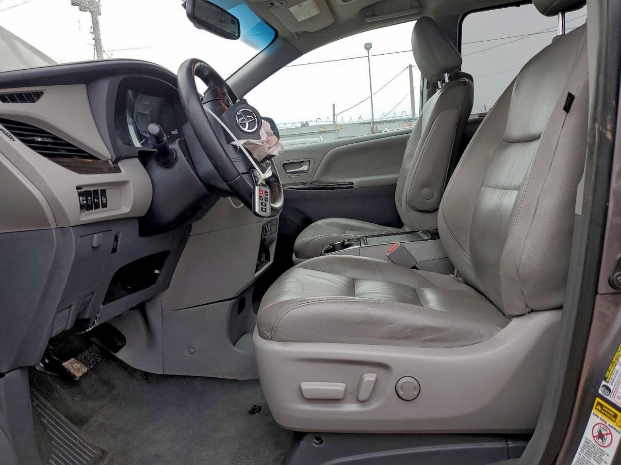 2015 Toyota Sienna Xle VIN: 5TDYK3DC5FS639760 Lot: 96832025