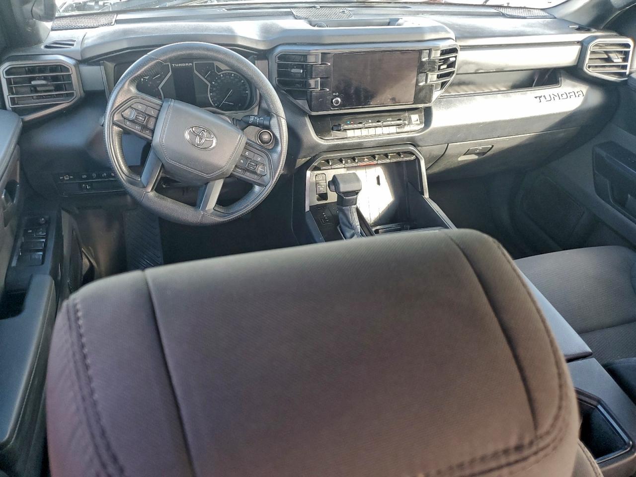 2025 Toyota Tundra Double Cab Sr VIN: 5TFKB5DA3SX325268 Lot: 96273335