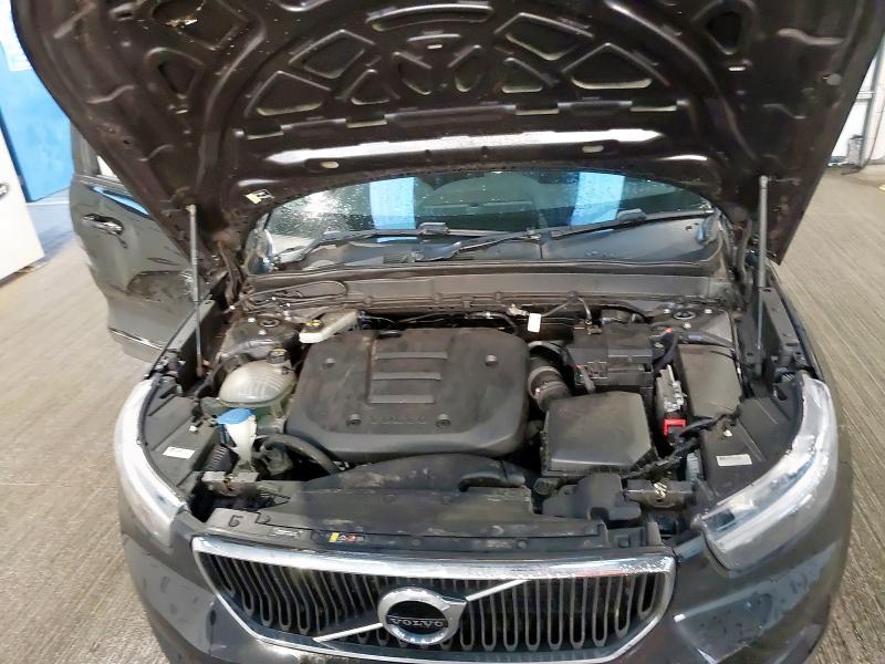 2019 VOLVO XC40 1.5 T3 MOMENTUM 5DR