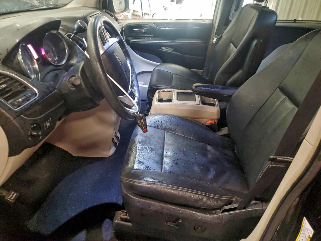 2016 Chrysler Town & Country Touring VIN: 2C4RC1BG1GR232587 Lot: 95129955