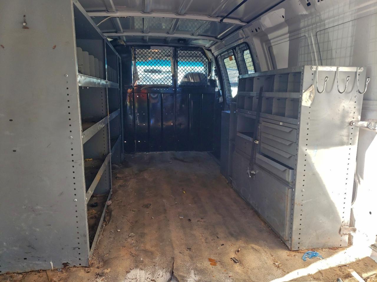 2000 Ford Econoline E250 Van VIN: 1FTNE24L3YHA19226 Lot: 96314245