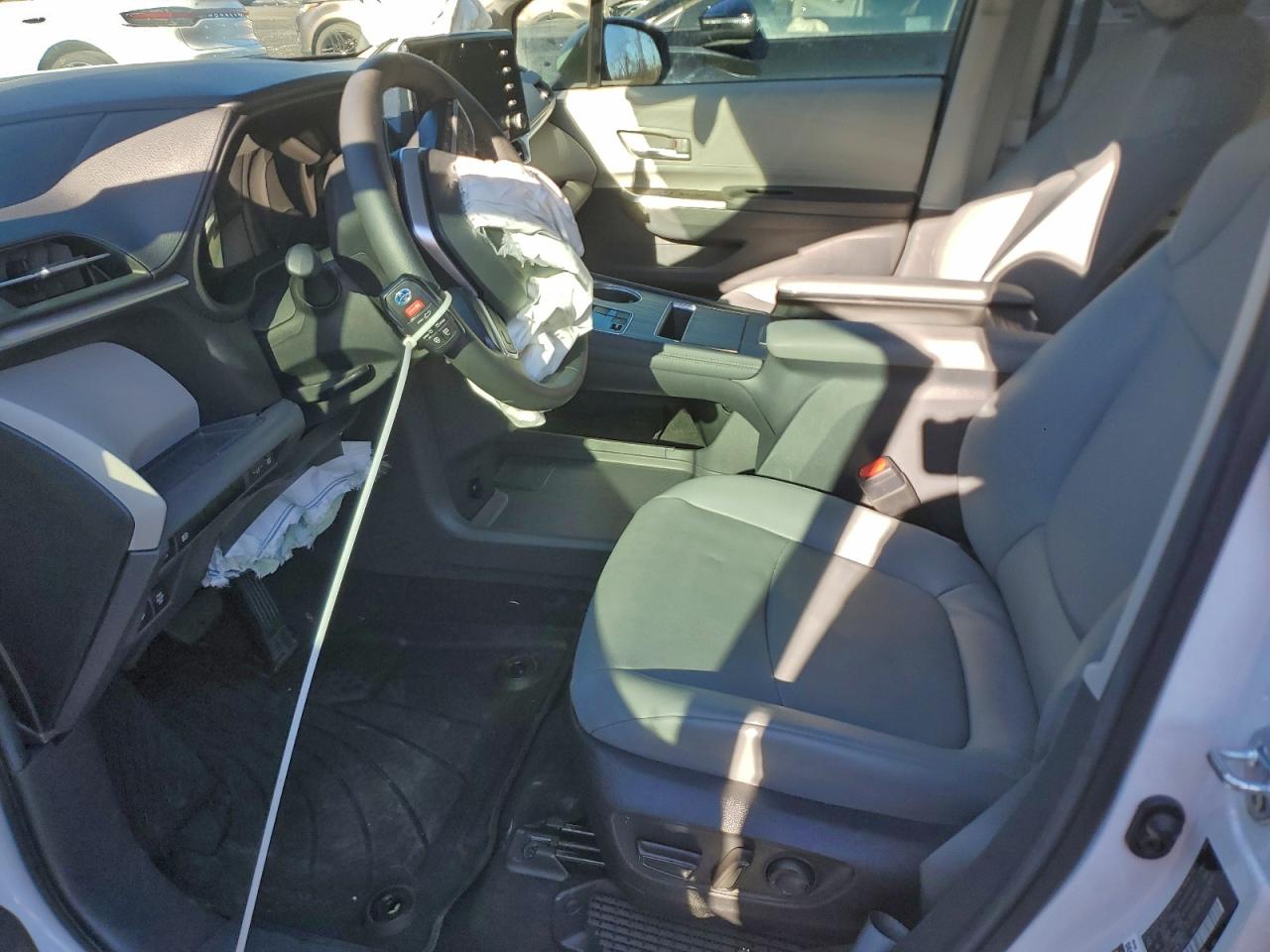 2024 Toyota Sienna Xle VIN: 5TDYRKECXRS206704 Lot: 97091725