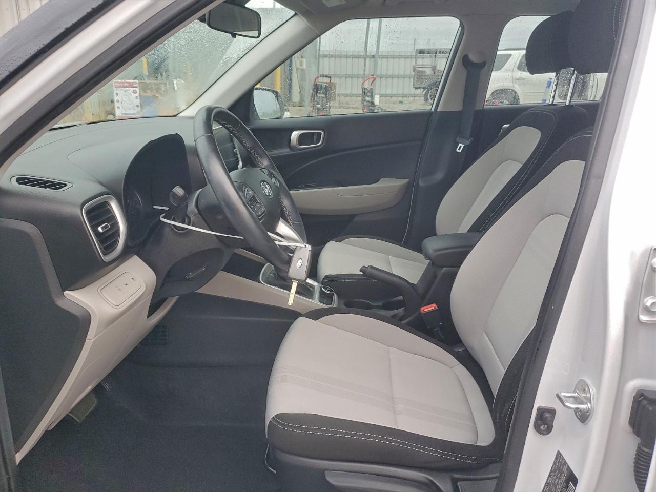 2022 Hyundai Venue Sel VIN: KMHRC8A39NU154725 Lot: 94877035