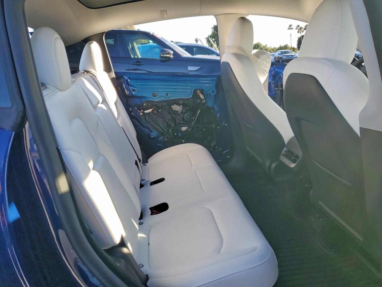 2023 Tesla Model Y VIN: 7SAYGDEE1PF895636 Lot: 94427855