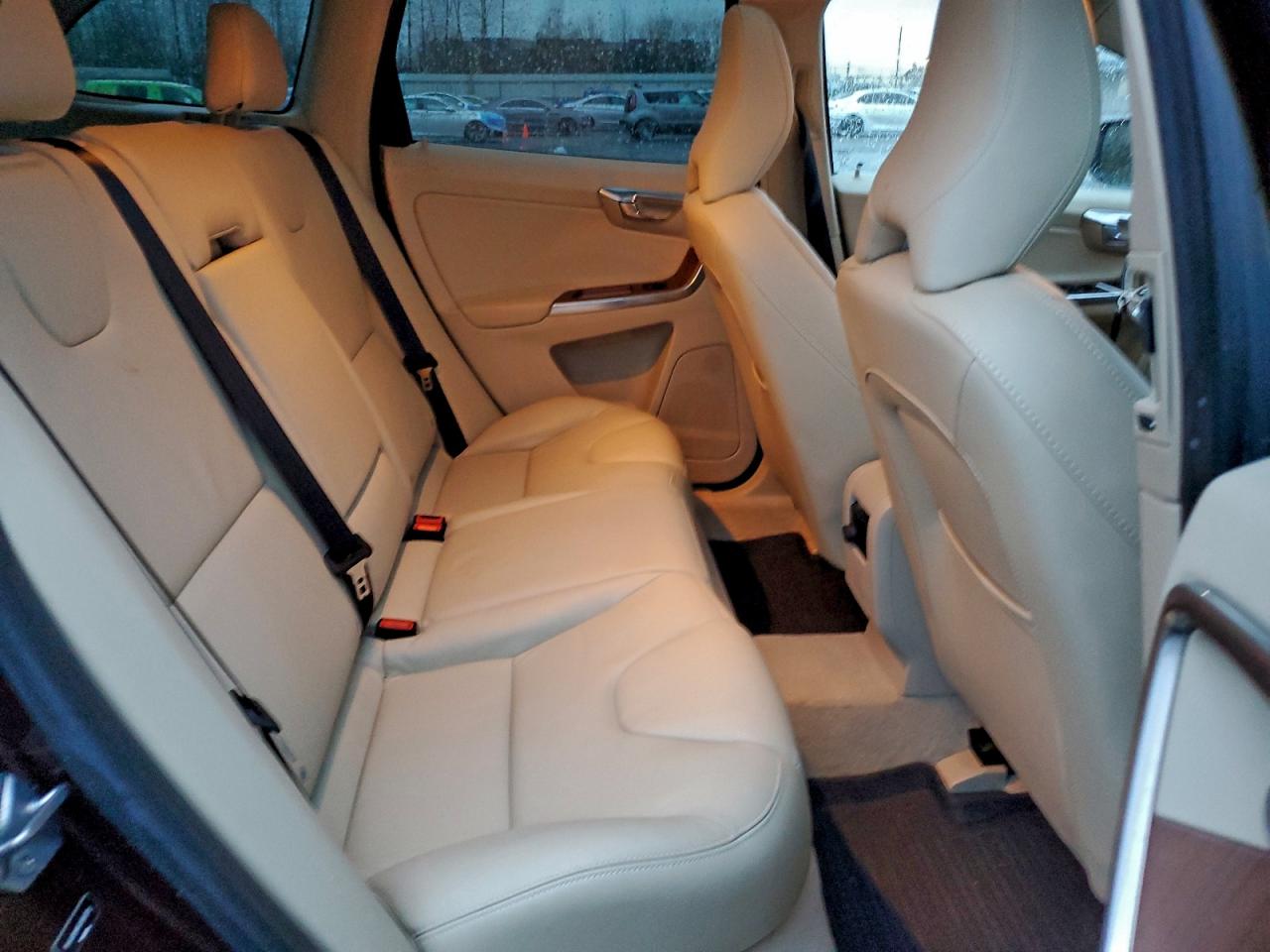 2015 Volvo Xc60 T5 Platinum VIN: YV4612RM9F2658712 Lot: 93174535