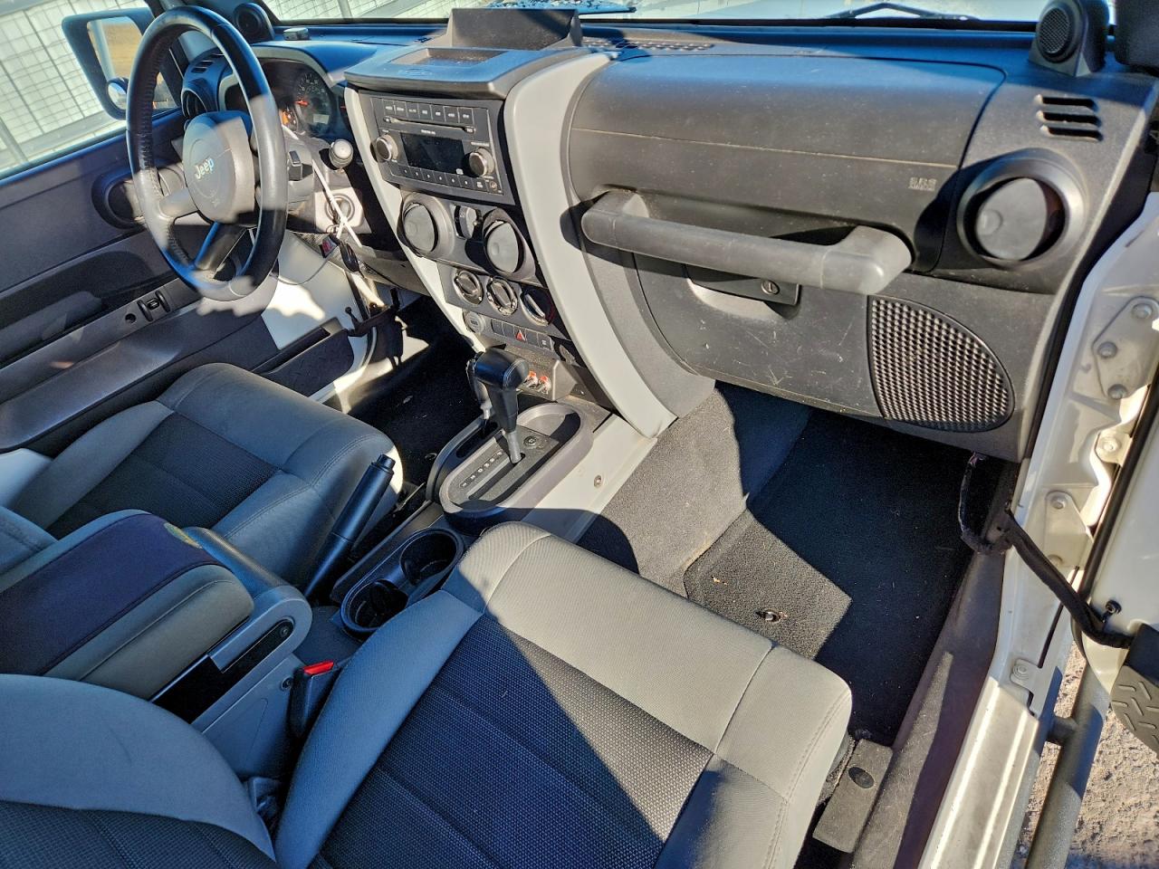 2009 Jeep Wrangler X VIN: 1J4FA24129L776903 Lot: 94936565