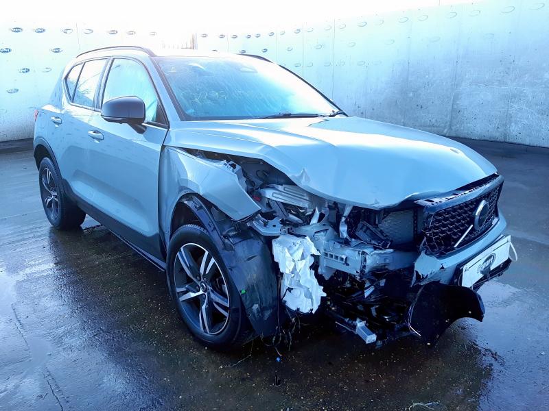 2023 VOLVO XC40 2.0 B3P PLUS DARK 5DR AUTO
