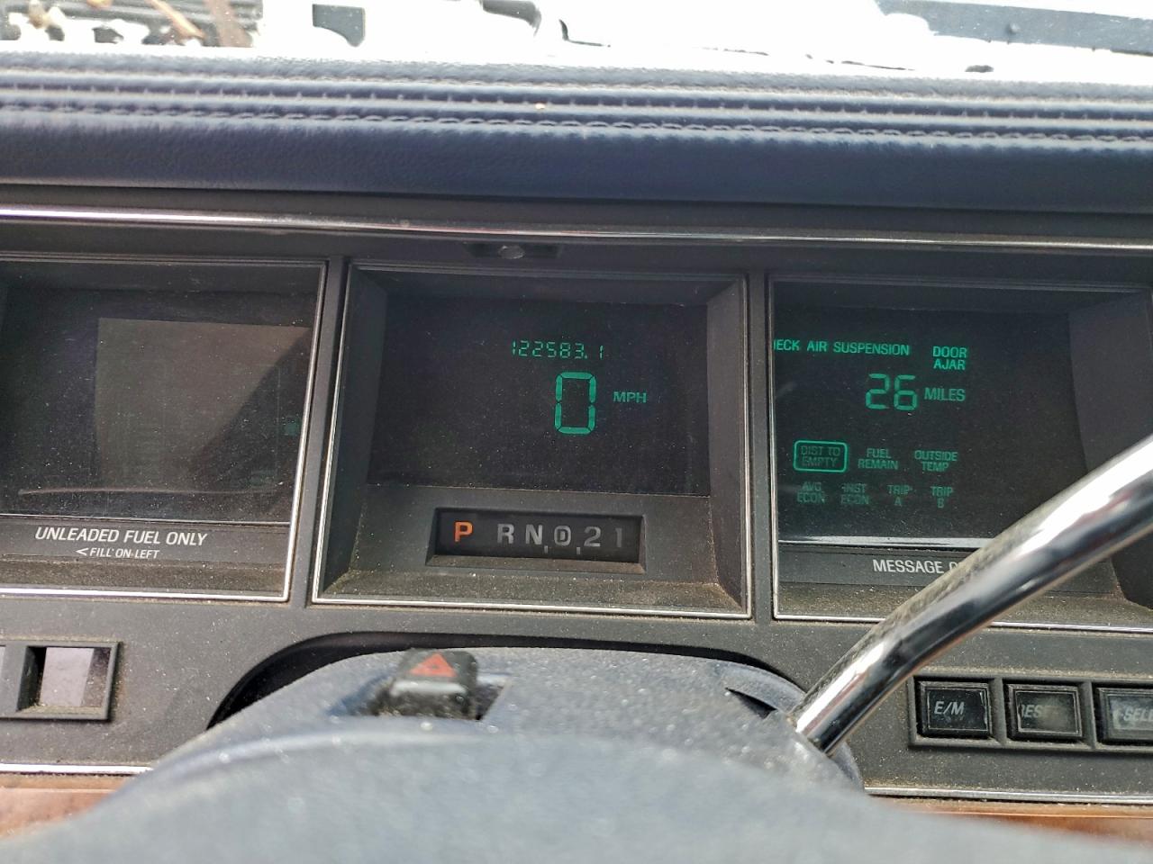 1994 Lincoln Town Car Signature VIN: 1LNLM82W4RY735222 Lot: 93542635