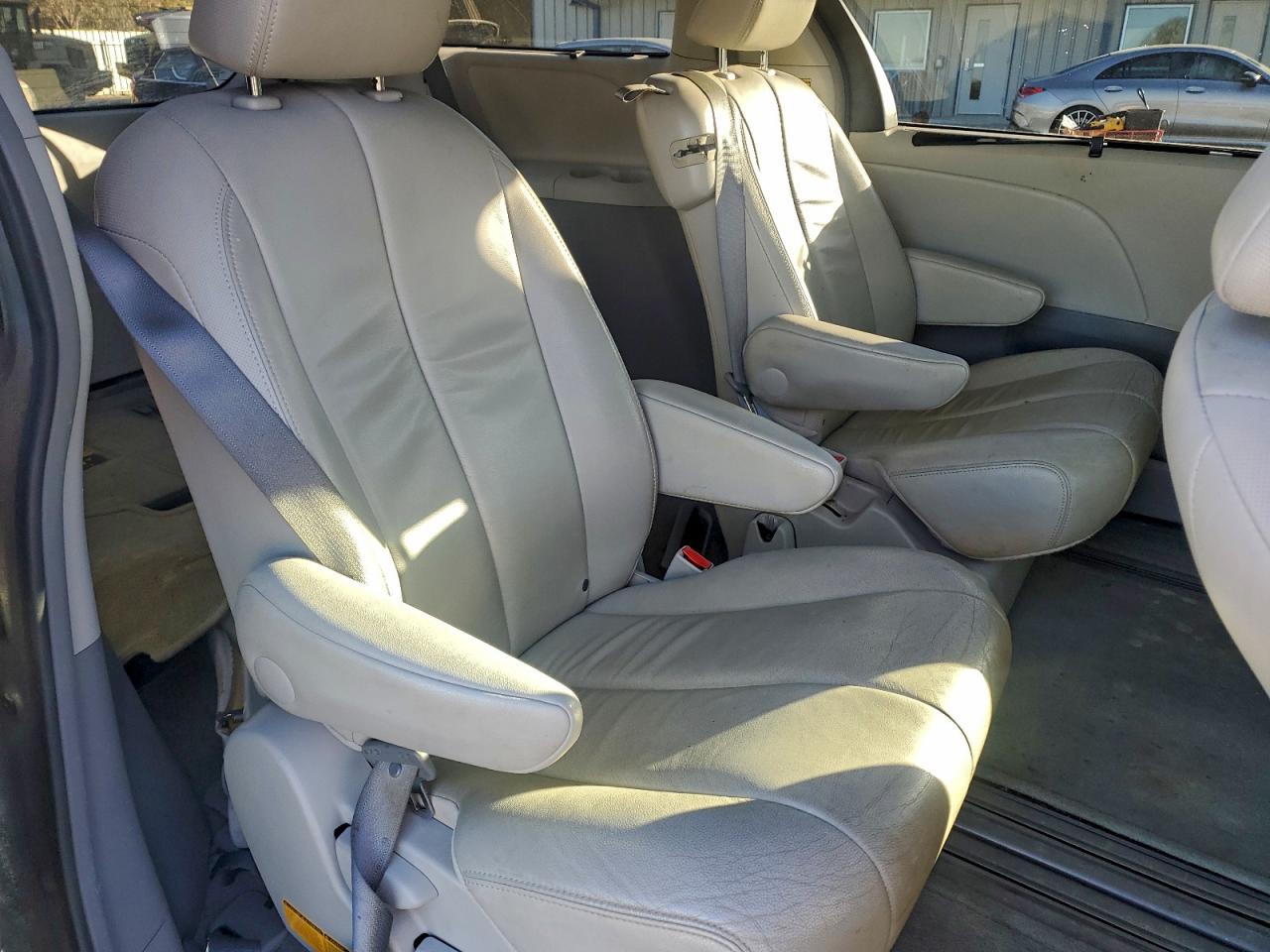 2014 Toyota Sienna Xle VIN: 5TDYK3DC9ES442492 Lot: 96102275