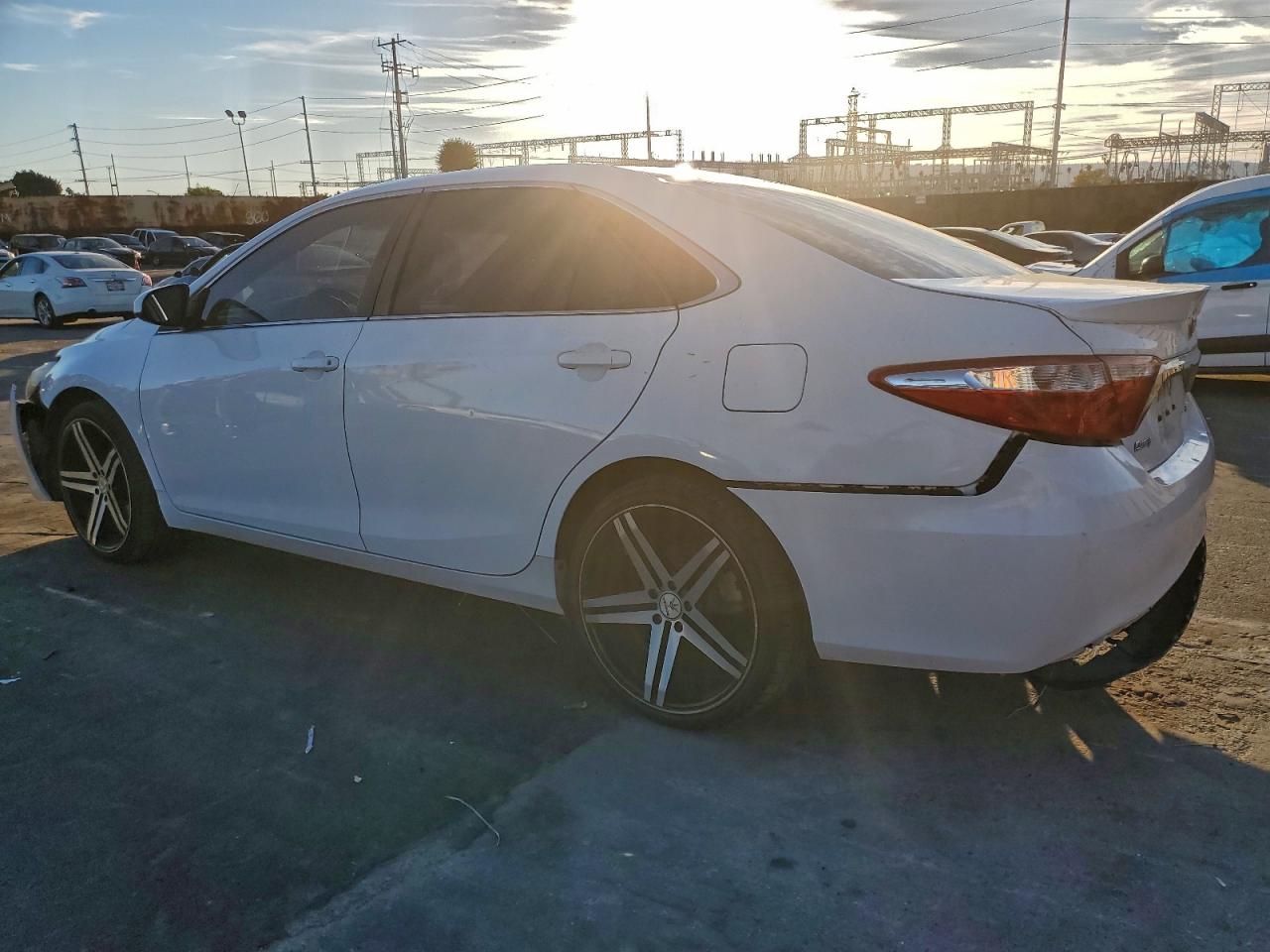 2016 Toyota Camry Le VIN: 4T1BF1FK8GU506826 Lot: 95447295