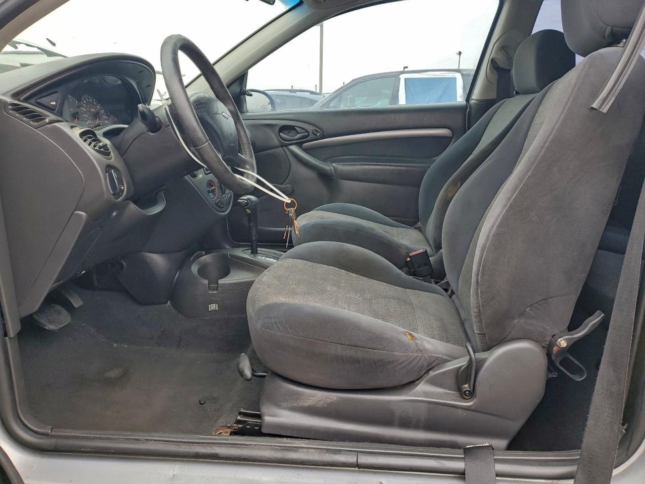 2000 Ford Focus Zx3 VIN: 3FAFP3134YR220498 Lot: 94833625