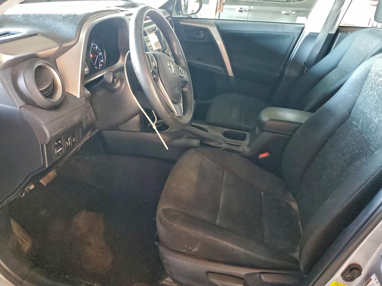 2018 Toyota Rav4 Le VIN: JTMZFREV2JJ211565 Lot: 95892845