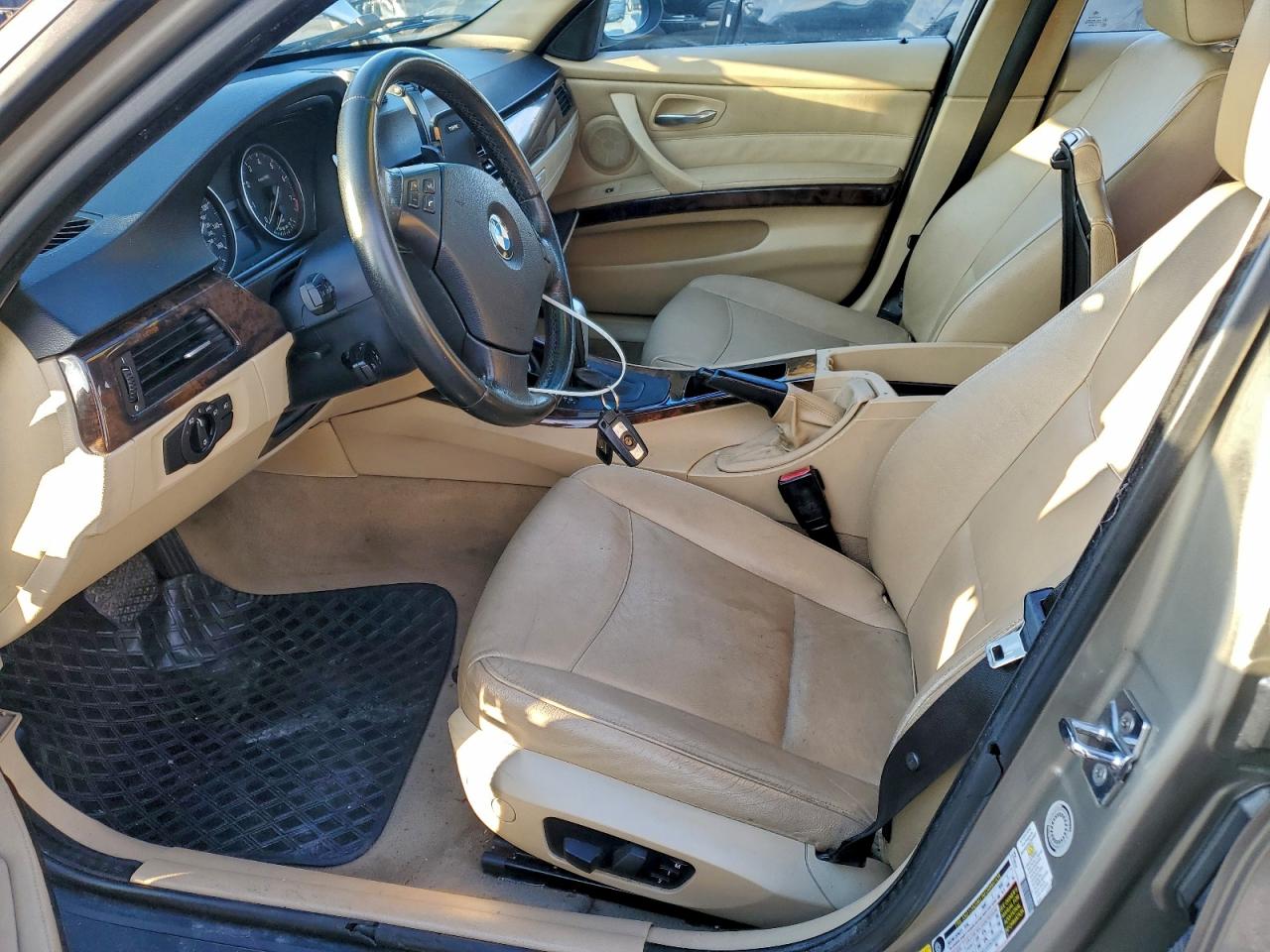 Фото: WBAVC73527KP35636