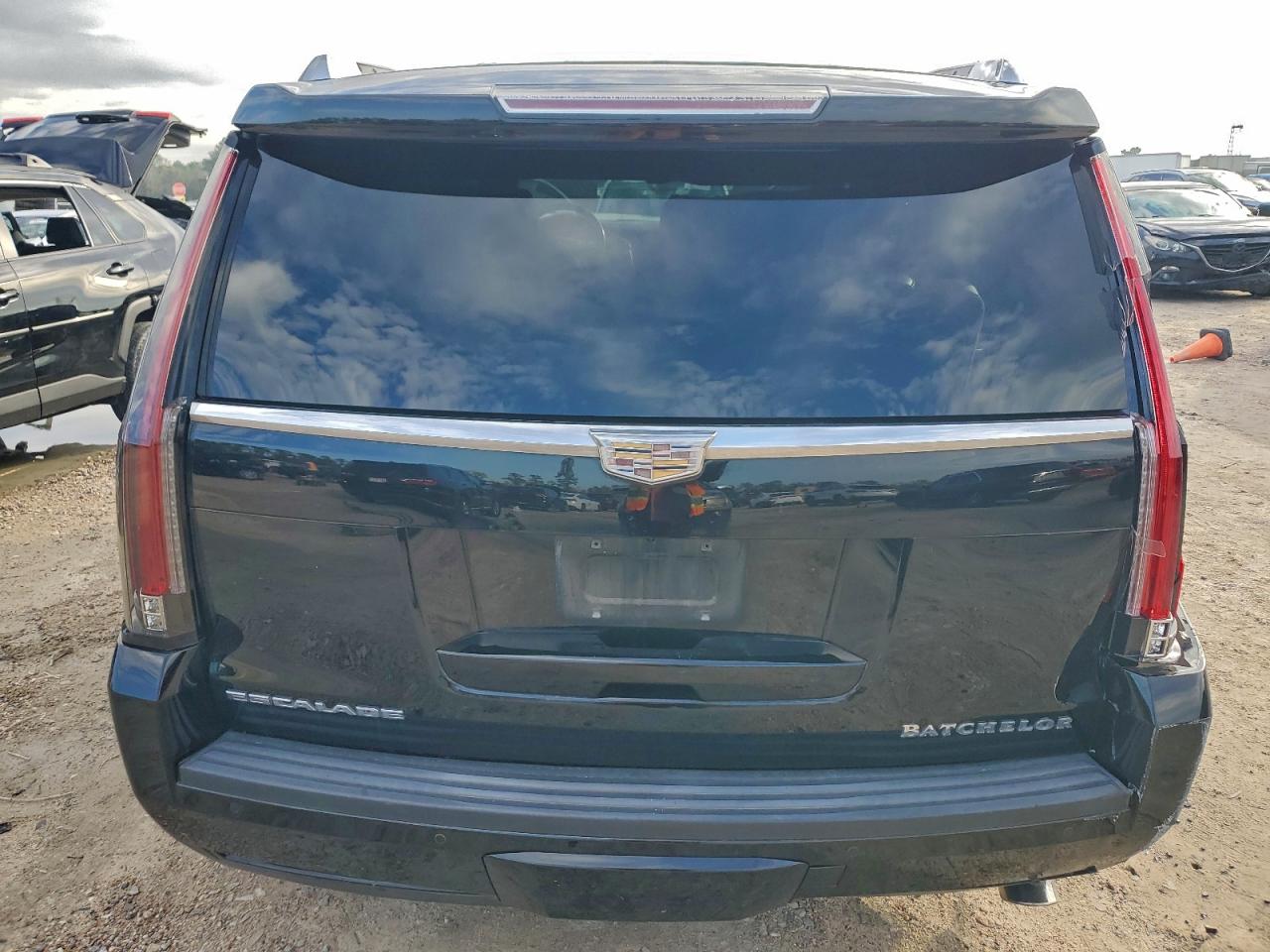 2015 Cadillac Escalade Luxury VIN: 1GYS3MKJ2FR687493 Lot: 95083875