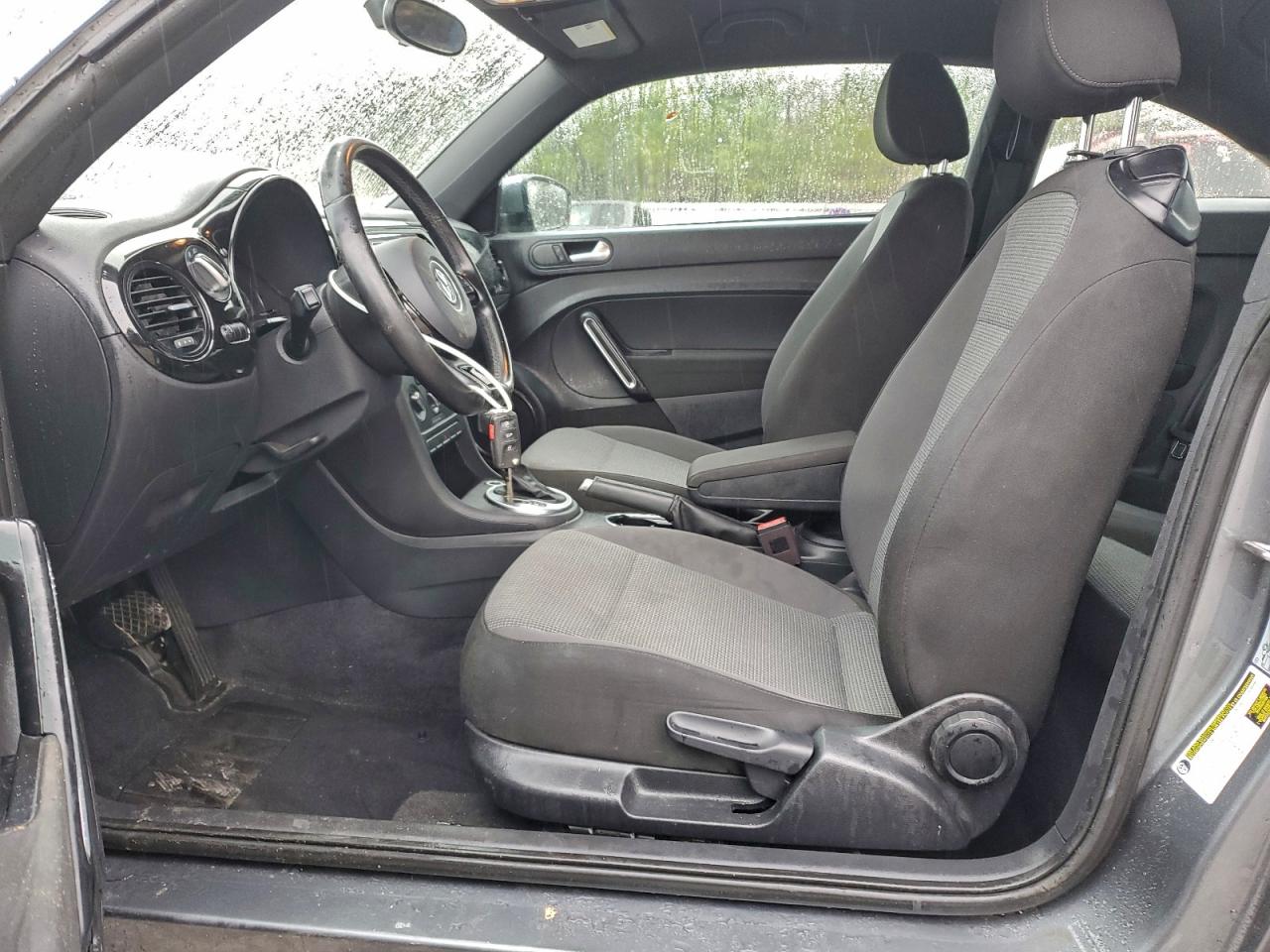 2019 Volkswagen Beetle S VIN: 3VWFD7AT3KM706621 Lot: 95909605