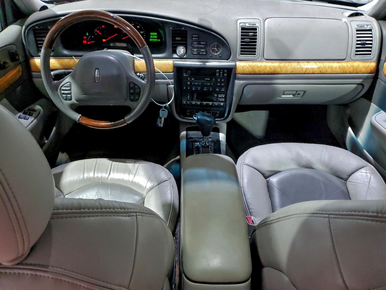 2001 Lincoln Continental VIN: 1LNHM97V91Y680573 Lot: 93828455