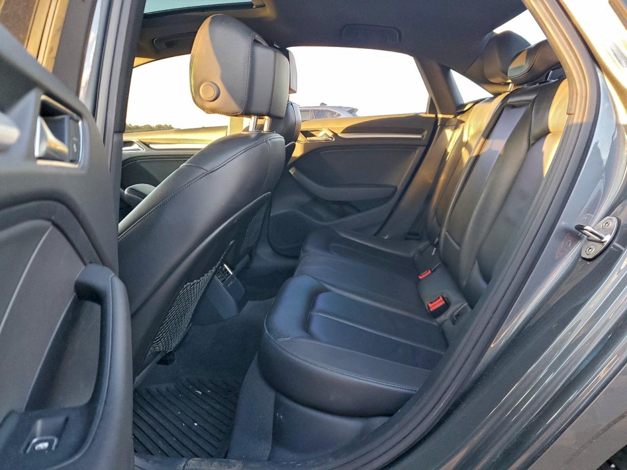 Фото: WAUAUGFF3K1010352