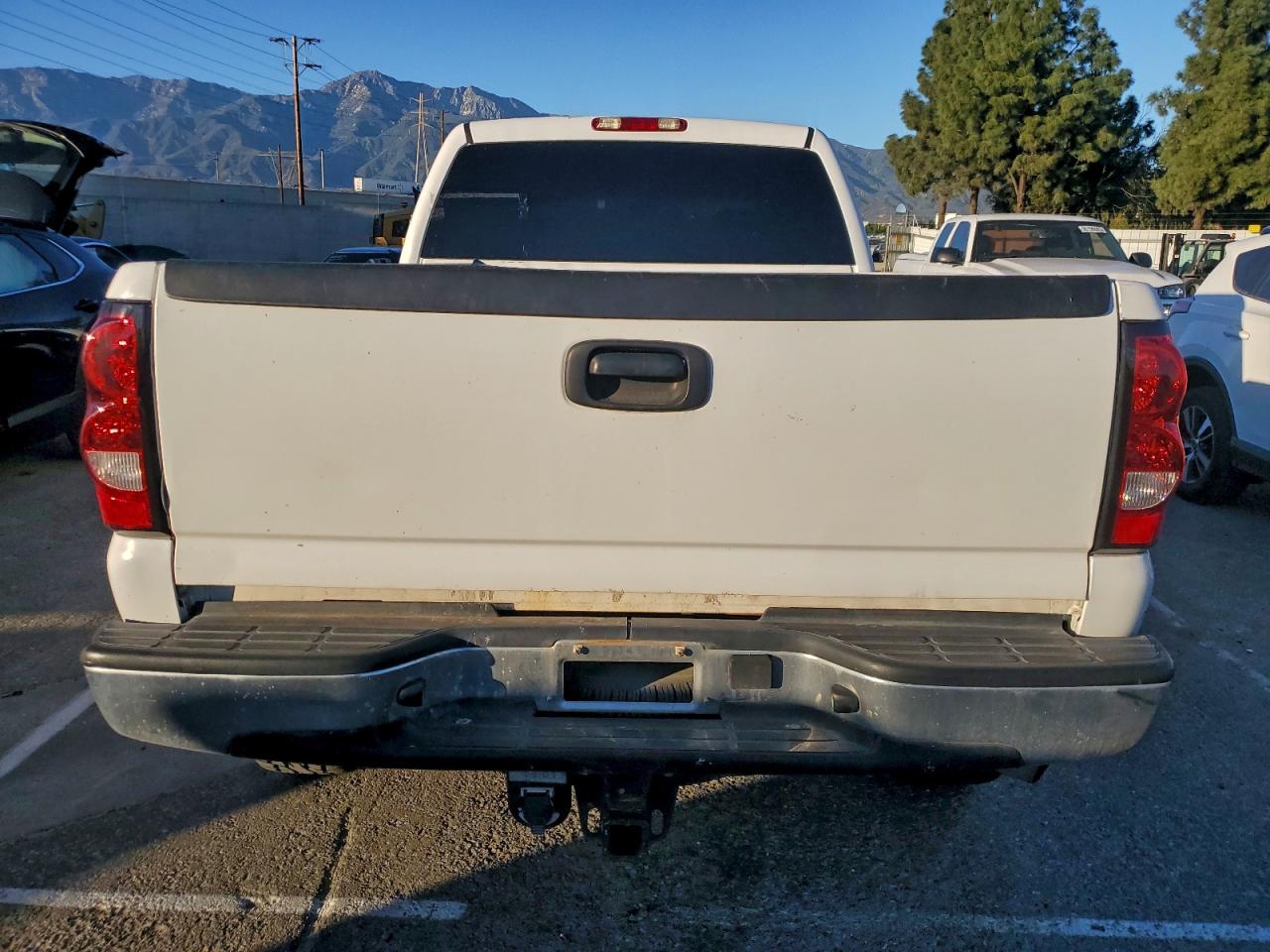 2004 Chevrolet Silverado C2500 Heavy Duty VIN: 1GCHC23U04F179275 Lot: 95805925