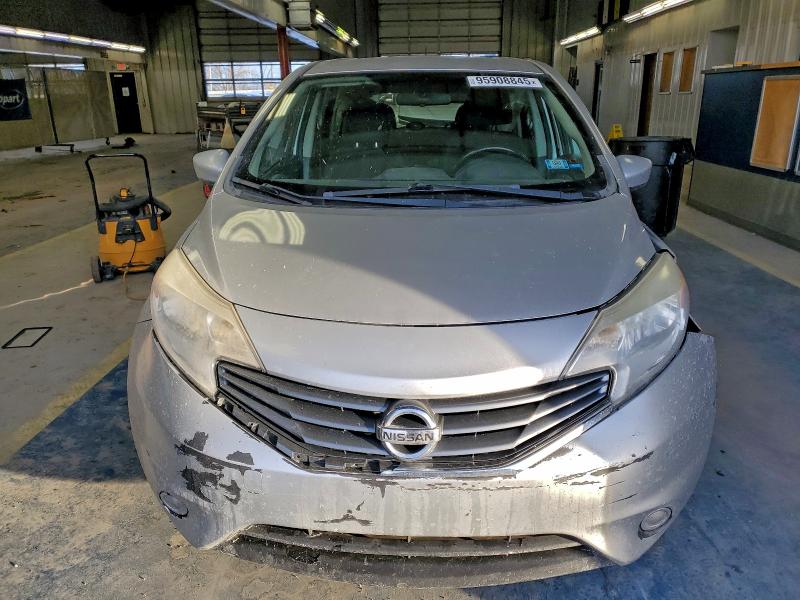  NISSAN VERSA 2016 Серебристый