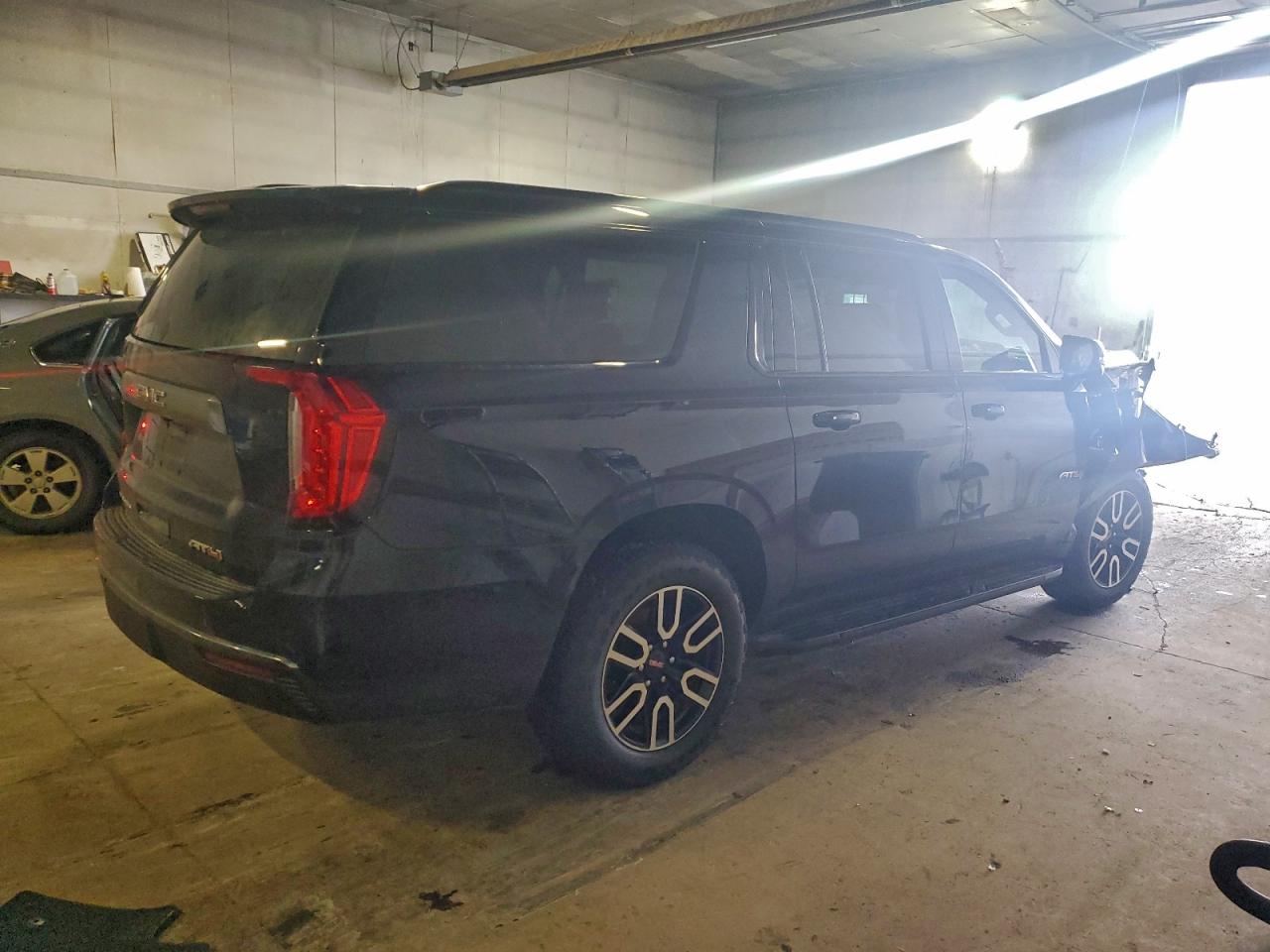 2021 GMC Yukon Xl K1500 At4 VIN: 1GKS2HKD1MR485420 Lot: 97510105