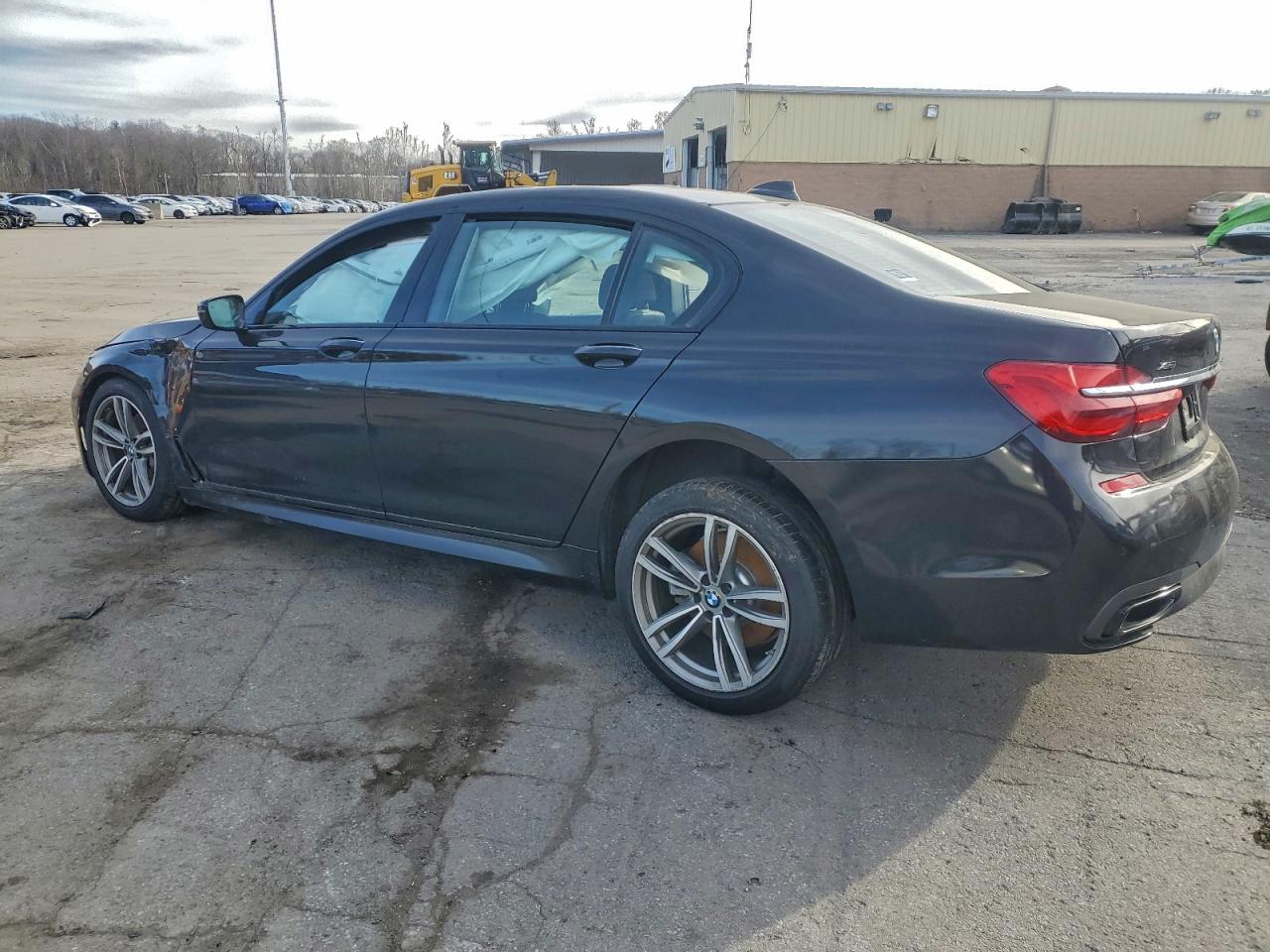 Фото: WBA7E4C59KGV70021