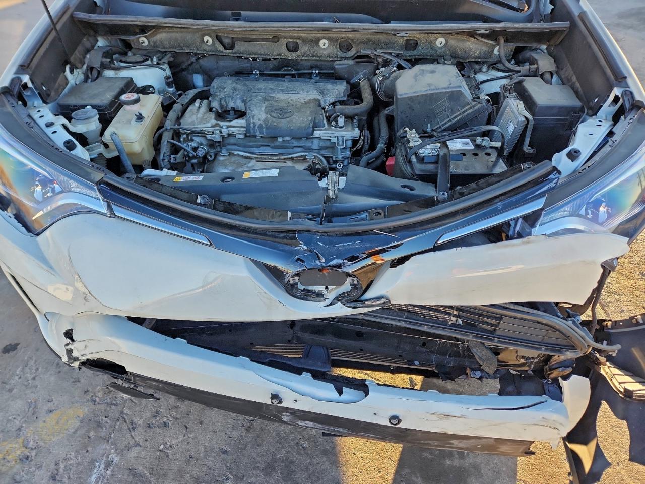 2018 Toyota Rav4 Le VIN: JTMBFREV2JJ739365 Lot: 94932245