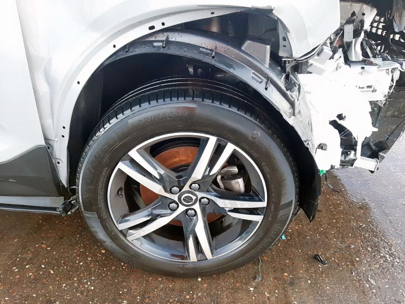 2023 VOLVO XC40 2.0 B3P PLUS DARK 5DR AUTO