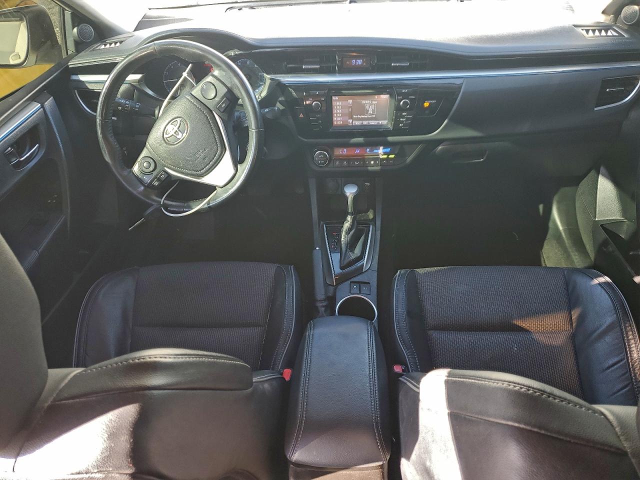 2015 Toyota Corolla L VIN: 5YFBURHE3FP196614 Lot: 96185295