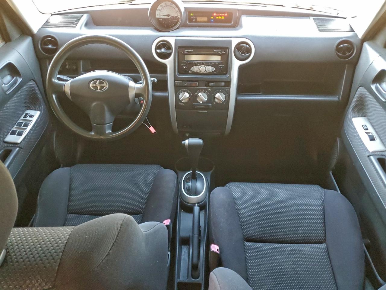 2005 Toyota Scion Xb VIN: JTLKT324854020860 Lot: 96391425