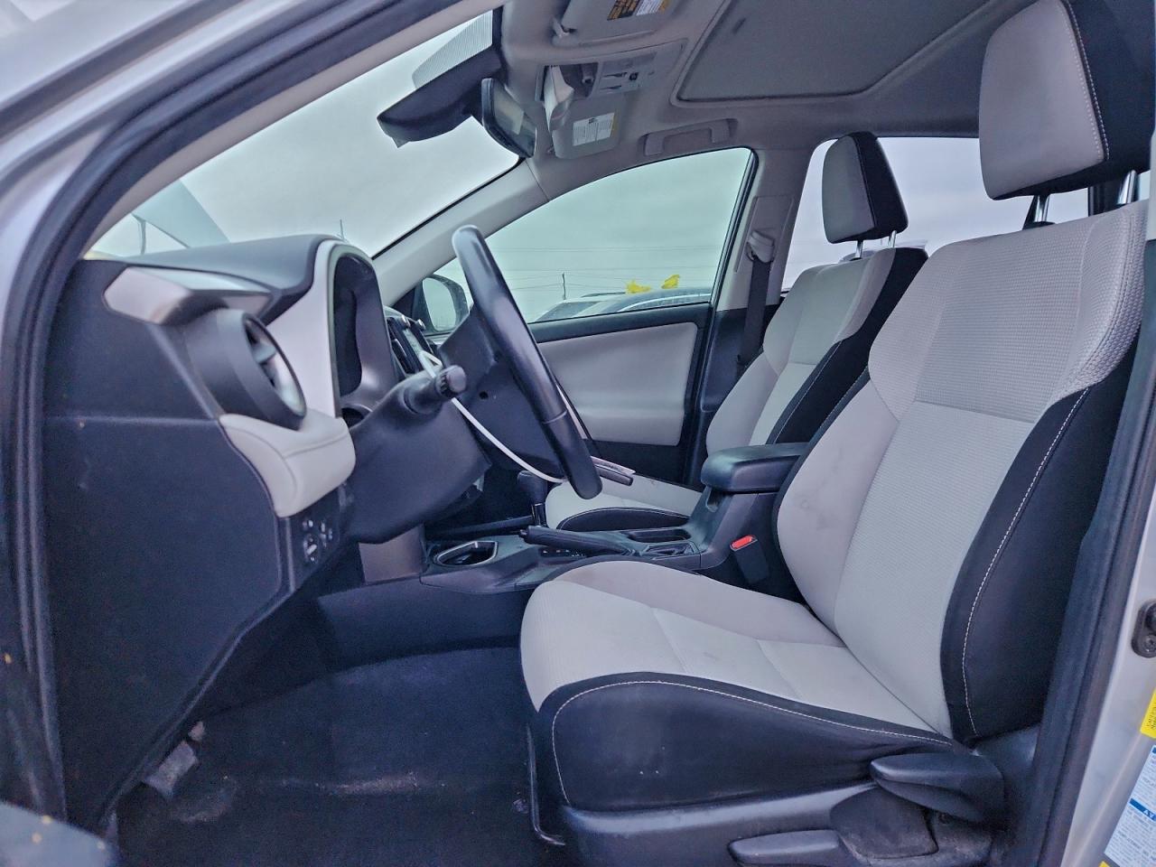 2017 Toyota Rav4 Hv Le VIN: JTMRJREV6HD125960 Lot: 95416325