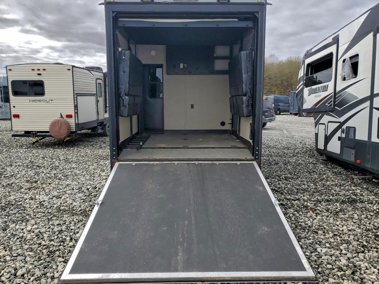 2017 Keystone Rv Springdale - Toy Hauler Camper VIN: 4YDT29V21HF815657 Lot: 94672725